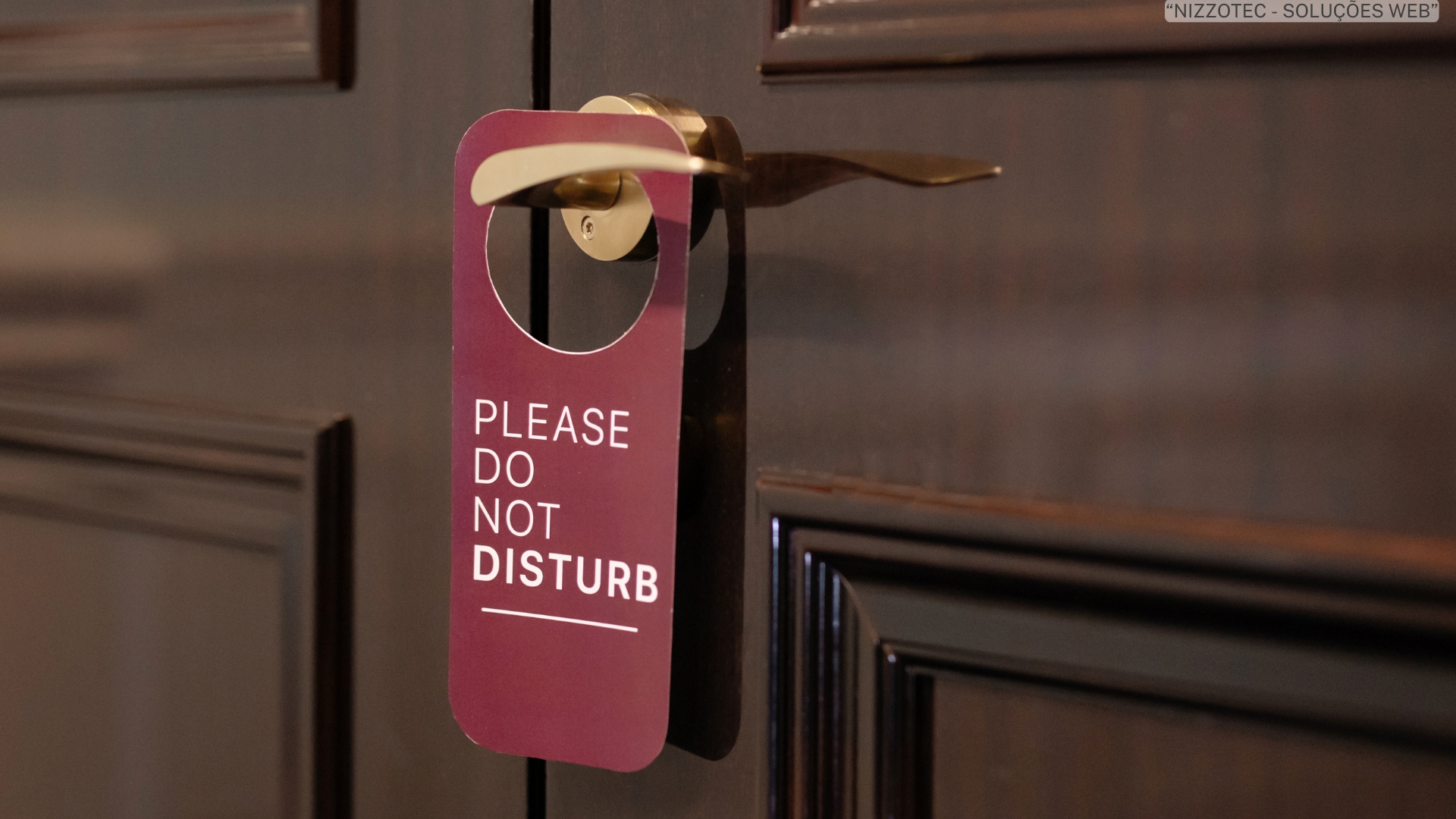 Avisos de Porta Publicitários